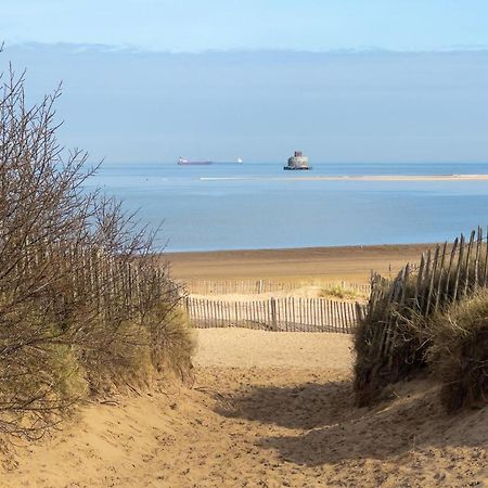 Den Of Joy Humberston Fitties Sleeps 6,Hot Tub,Log Burner Villa Cleethorpes Exterior photo