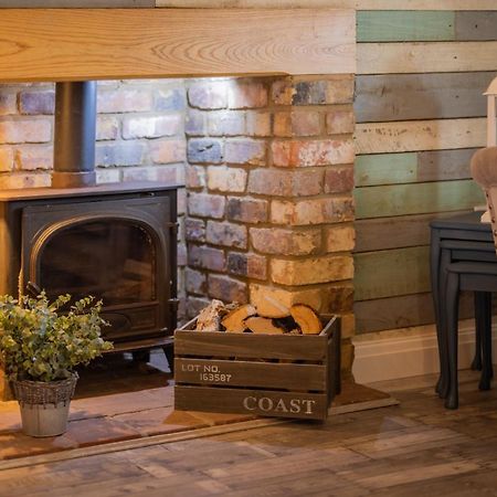 Den Of Joy Humberston Fitties Sleeps 6,Hot Tub,Log Burner Villa Cleethorpes Exterior photo