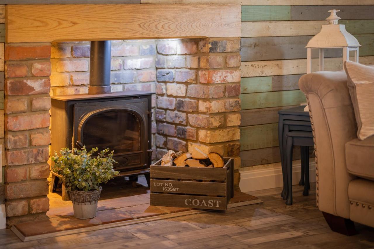 Den Of Joy Humberston Fitties Sleeps 6,Hot Tub,Log Burner Villa Cleethorpes Exterior photo